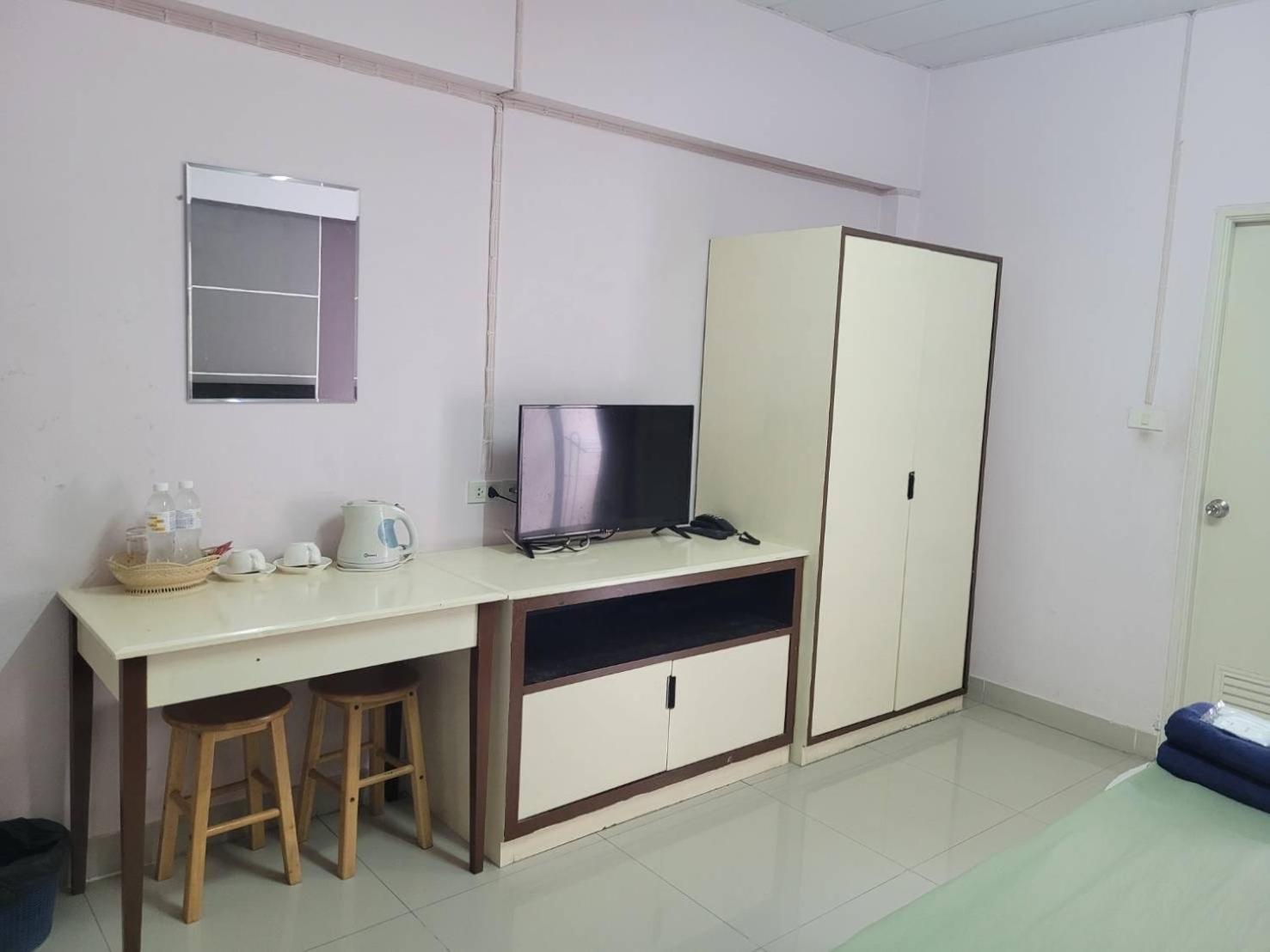 Ladapan Mansion Apartment Nonthaburi Luaran gambar